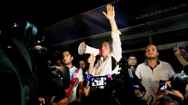 Телеканал Рустави 2 наказал оскорбившего Путина ведущего - Sputnik Узбекистан