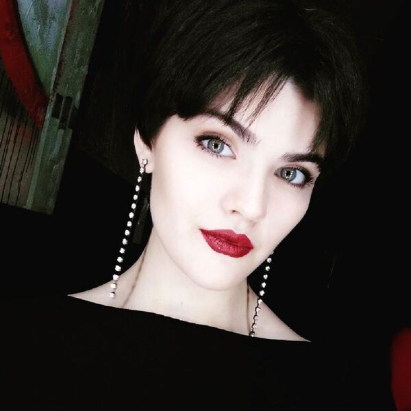 Я стану великой женщиной: история узбекской модели Нигины Фахриддиновой Я стану великой женщиной: история узбекской модели Нигины Фахриддиновой - Sputnik Узбекистан