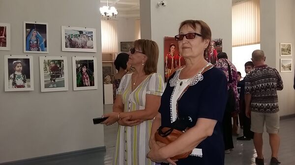 Два языка – один народ: в Бухаре проходит выставка таджикского фотографа - Sputnik Узбекистан