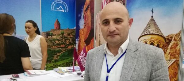 Президент Федерации туризма Армении Мехак Апресян Президент Федерации туризма Армении Мехак Апресян - Sputnik Ўзбекистон
