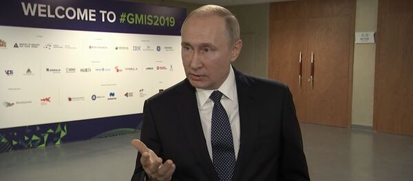 Много чести: Путин отказался наказывать оскорбившего его журналиста – видео Много чести: Путин отказался наказывать оскорбившего его журналиста – видео - Sputnik Узбекистан