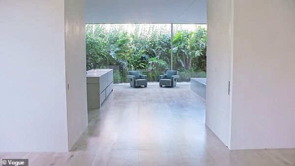 Империя YEEZY: как Канье Уэст заработал за год более миллиарда долларов - Sputnik Узбекистан