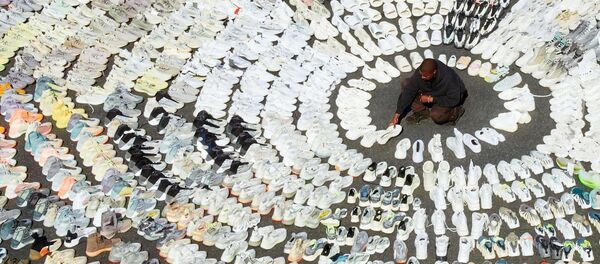 Империя YEEZY: как Канье Уэст заработал за год более миллиарда долларов - Sputnik Узбекистан