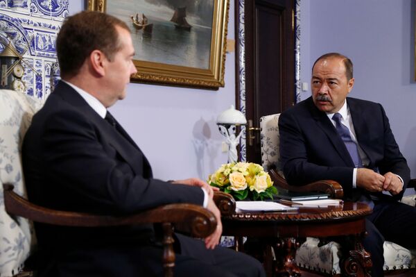 Абдулла Арипов провел переговоры с Дмитрием Медведевым в Москве - Sputnik Узбекистан