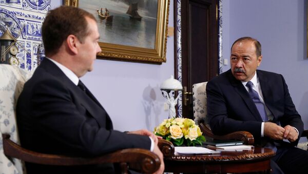 Премьер-министр РФ Д. Медведев встретился с премьер-министром Узбекистана А. Ариповым - Sputnik Ўзбекистон