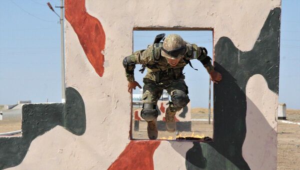 Тренируем боевой дух: военные учения в Нукусе - Sputnik Узбекистан
