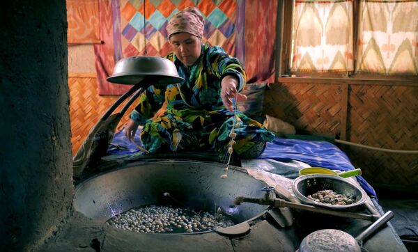 Базары, люди и волшебные места: блогеры показали Узбекистан в 4K Базары, люди и волшебные места: блогеры показали Узбекистан в 4K - Sputnik Узбекистан