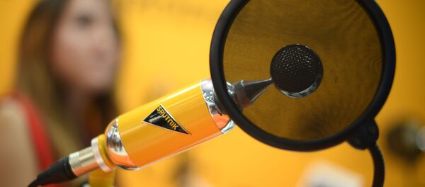 Микрофон в студии радио Sputnik - Sputnik Узбекистан