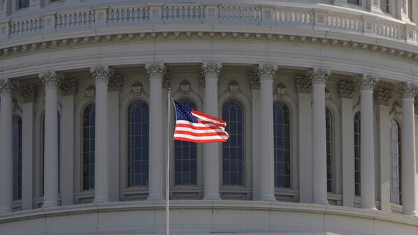 Фрагмент Капитолия - здание Конгресса США в Вашингтоне - Sputnik Узбекистан