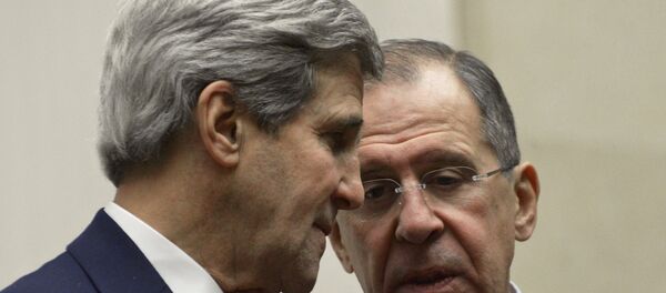 Россия ТИВ раҳбари Сергей Лавров (ўнгда) ва АҚШ давлат котиби Жон Керри Россия ТИВ раҳбари Сергей Лавров (ўнгда) ва АҚШ давлат котиби Жон Керри - Sputnik Ўзбекистон