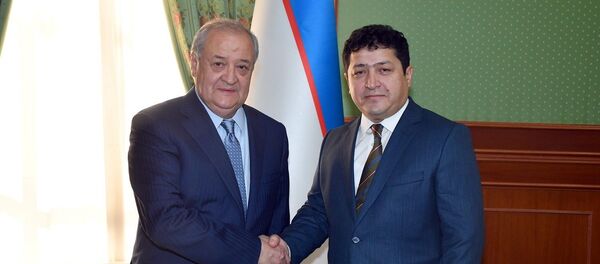 Министр иностранных дел Республики Узбекистан Абдулазиз Камилов встретился с назначенным Чрезвычайным и Полномочным Послом Исламской Республики Афганистан Ахмадом Холидом Элмий. - Sputnik Ўзбекистон