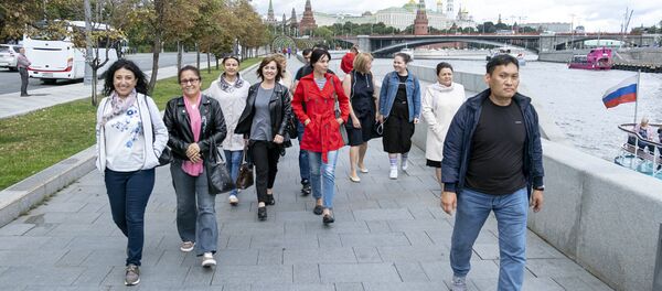 Учителя из Узбекистана в Москве - Sputnik Узбекистан