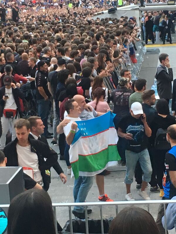 Музыка сближает: узбекистанцы на легендарном концерте Metallica в Москве - Sputnik Узбекистан