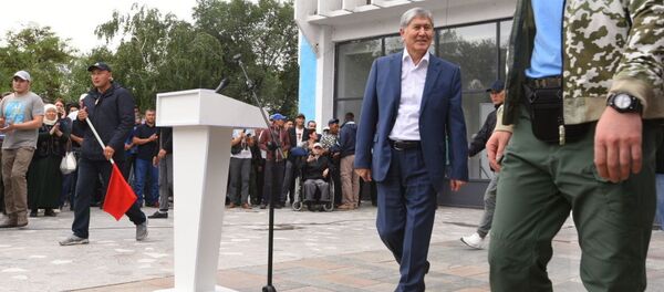 Бывший президент КР Алмазбек Атамбаев - Sputnik Ўзбекистон