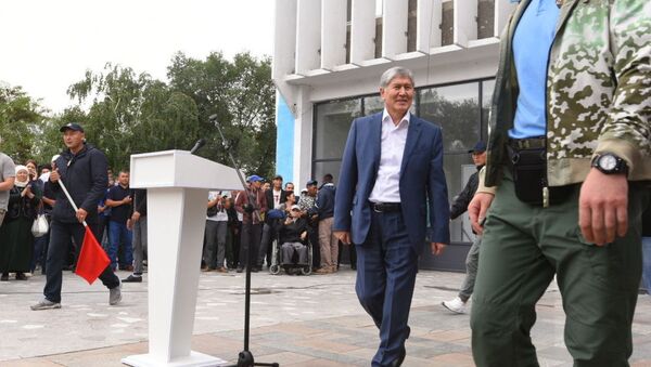 Бывший президент КР Алмазбек Атамбаев - Sputnik Узбекистан