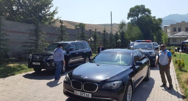 Лишенный неприкосновенности Атамбаев собирается улететь в Россию - Sputnik Узбекистан