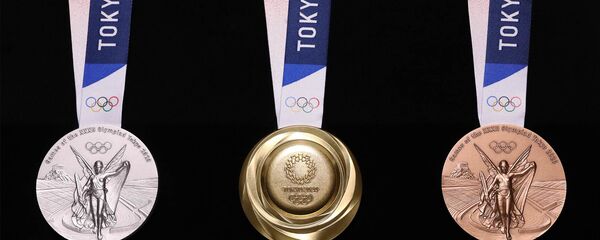 В Токио представили новые олимпийские медали - Sputnik Узбекистан