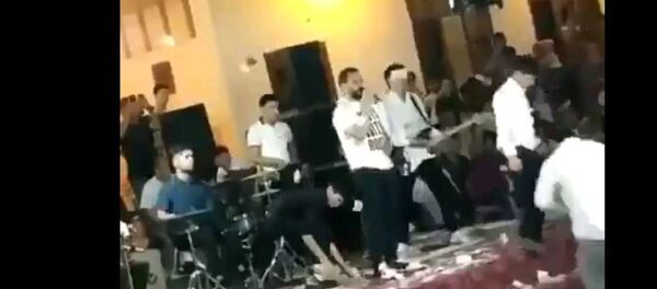 Шоу, деньги, свадьба: Жагонгир Отанжонов поразил публику - видео Шоу, деньги, свадьба: Жагонгир Отанжонов поразил публику - видео - Sputnik Ўзбекистон