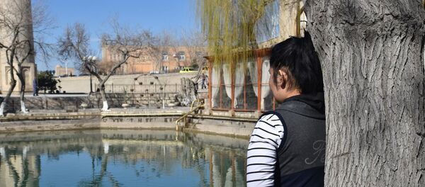 Улицы и шрамы: история узбекской девочки, которую бросил папа - Sputnik Узбекистан