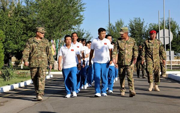 Армейская команда Вьетнама прибыла первой на АрМИ-2019 в Узбекистан - Sputnik Ўзбекистон