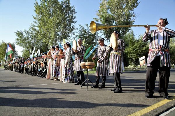 Армейская команда Вьетнама прибыла первой на АрМИ-2019 в Узбекистан Армейская команда Вьетнама прибыла первой на АрМИ-2019 в Узбекистан - Sputnik Узбекистан