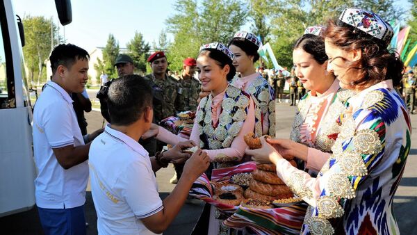 Армейская команда Вьетнама прибыла первой на АрМИ-2019 в Узбекистан - Sputnik Узбекистан