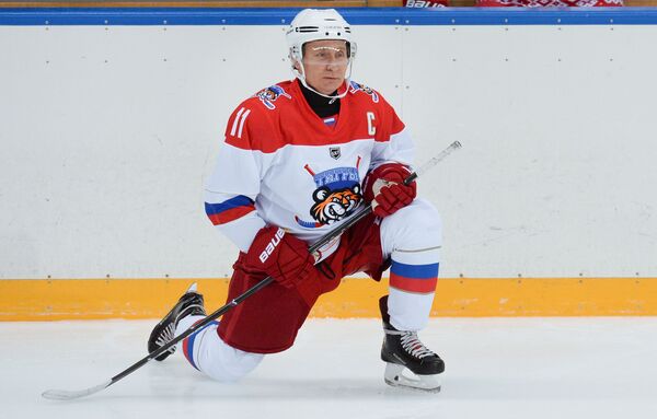 Пью много, сплю мало. У политиков свои секреты поддержания формы Пью много, сплю мало. У политиков свои секреты поддержания формы - Sputnik Узбекистан