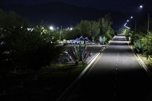 Ночная прогулка по полигону Минобороны Узбекистана Фориш - Sputnik Узбекистан