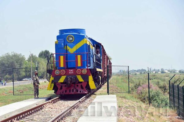 Узбекистан открыл новую железнодорожную станцию на границе с Казахстаном - Sputnik Узбекистан