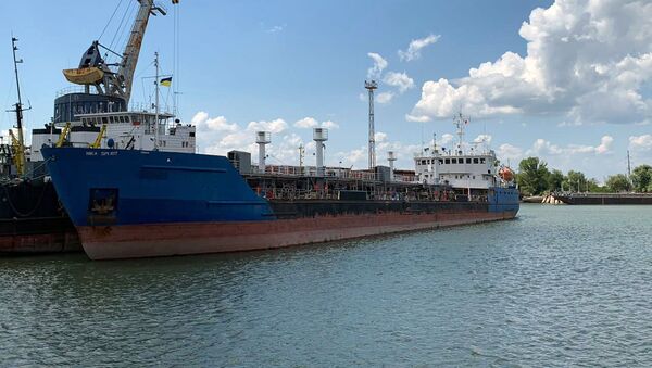 Rossiyskogo tanker Nika Spirit, zaderjanniy Ukrainoy posle zaxoda v port Izmail, na yuge Odesskoy oblasti - Sputnik O‘zbekiston