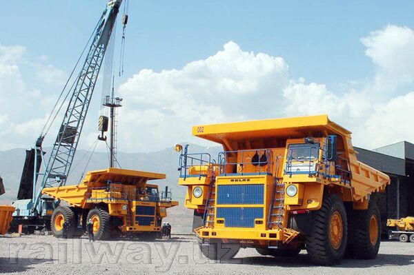 Узбекуголь закупил 15 мощных белорусских самосвалов - Sputnik Узбекистан