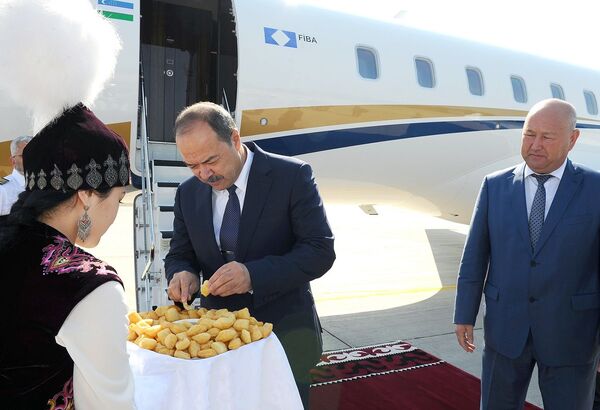 Абдулла Арипов посещает с рабочим визитом Кыргызстан Абдулла Арипов посещает с рабочим визитом Кыргызстан - Sputnik Узбекистан