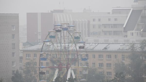 Smog v Chite, vыzvannыy deystvuyuщimi lesnыmi pojarami na territorii Krasnoyarskogo kraya. - Sputnik Oʻzbekiston
