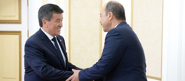 Премьер-министр Узбекистана Абдулла Арипов встретился с президентом Кыргызстана Сооронбаем Жээнбековым Премьер-министр Узбекистана Абдулла Арипов встретился с президентом Кыргызстана Сооронбаем Жээнбековым - Sputnik Узбекистан