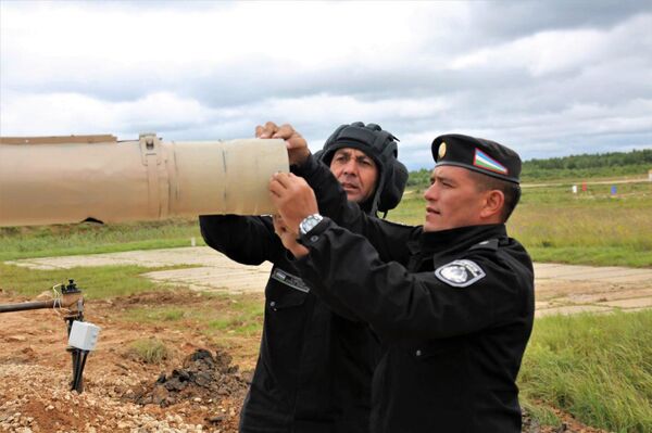 Ўзбекистон жамоаси ўзига бириктирилган танкларни синовдан ўтказди - Sputnik Ўзбекистон