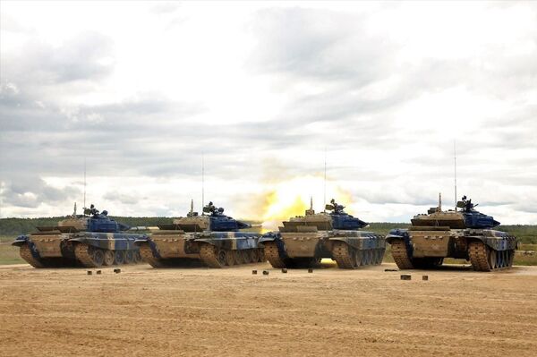Ўзбекистон жамоаси ўзига бириктирилган танкларни синовдан ўтказди - Sputnik Ўзбекистон