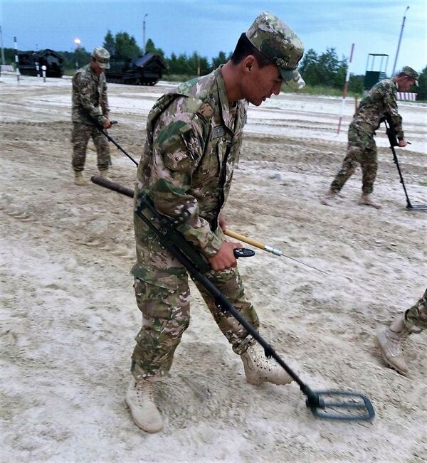 Узбекские саперы готовятся к Безопасному маршруту в Тюменской области Узбекские саперы готовятся к Безопасному маршруту в Тюменской области - Sputnik Узбекистан