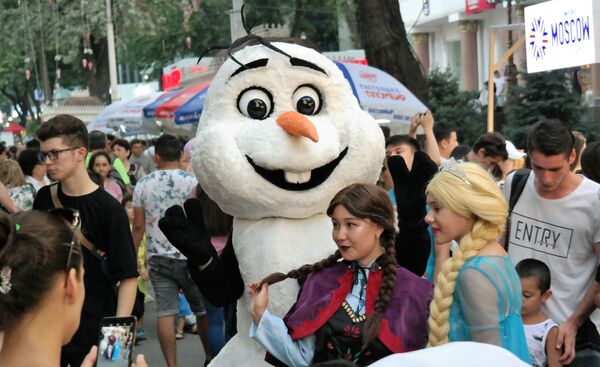 Фестиваль мороженого впервые проходит в Ташкенте - Sputnik Узбекистан