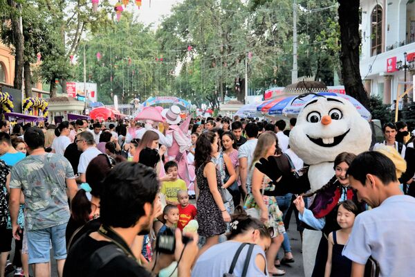 В Ташкенте проходит фестиваль мороженого - Sputnik Узбекистан