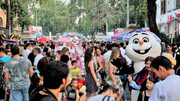 В Ташкенте проходит фестиваль мороженого - Sputnik Ўзбекистон
