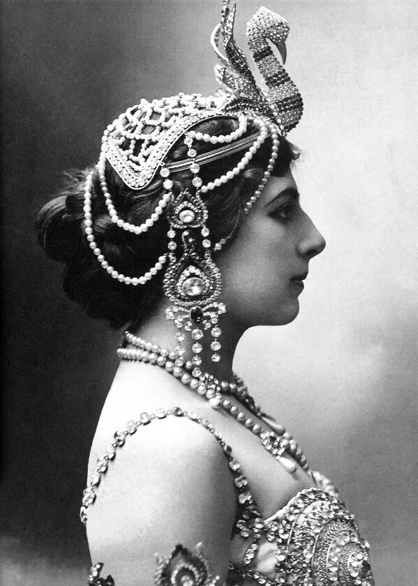 Танцовщица Мата Хари, 1910 год - Sputnik Узбекистан