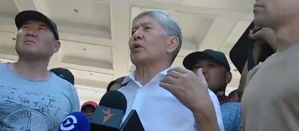 Обращение экс-президента Киргизии А. Атамбаева Обращение экс-президента Киргизии А. Атамбаева - Sputnik Ўзбекистон