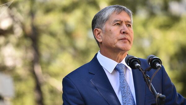 Bыvshiy prezident KR Almazbek Atambayev. Arxivnoye foto - Sputnik Oʻzbekiston