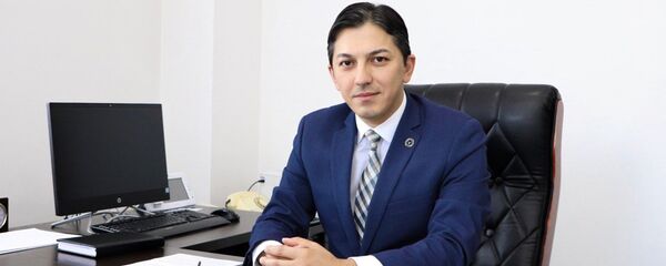 Директор Агентства по развитию рынка капитала Атабек Назиров Директор Агентства по развитию рынка капитала Атабек Назиров - Sputnik Узбекистан