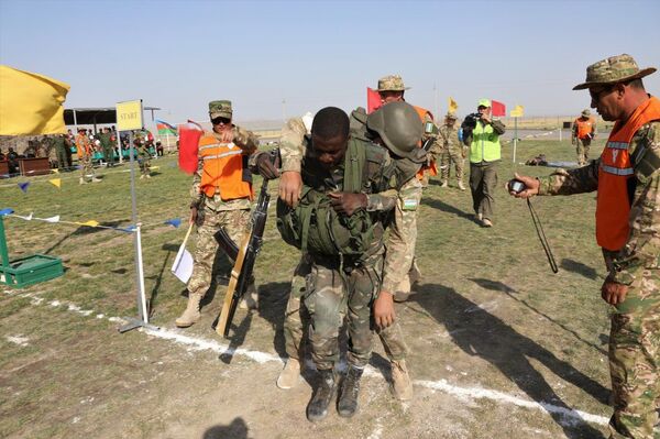 Военные медики Узбекистана идут первыми к пьедесталу почета Военные медики Узбекистана идут первыми к пьедесталу почета - Sputnik Узбекистан