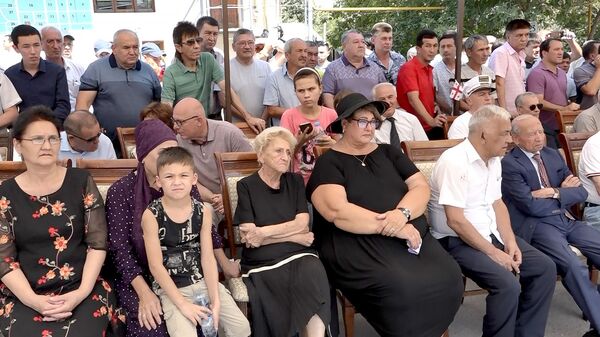 Тошкентда “Пахтакор-79” жамоаси аъзолари ёдга олинди Тошкентда “Пахтакор-79” жамоаси аъзолари ёдга олинди - Sputnik Ўзбекистон