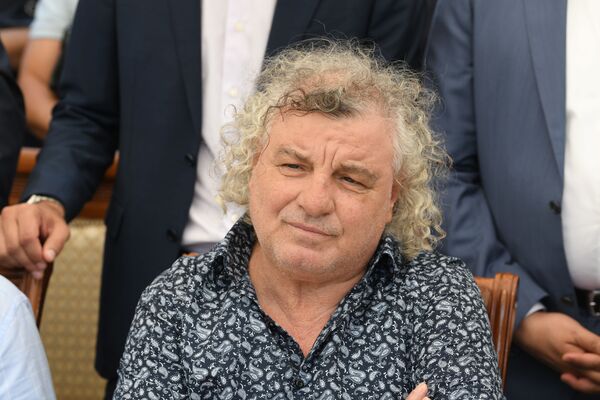 Тошкентда “Пахтакор-79” жамоаси аъзолари ёдга олинди Тошкентда “Пахтакор-79” жамоаси аъзолари ёдга олинди - Sputnik Ўзбекистон