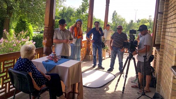 В Ташкенте проходят съемки фильма о главном тренере Пахтакора - Sputnik Узбекистан