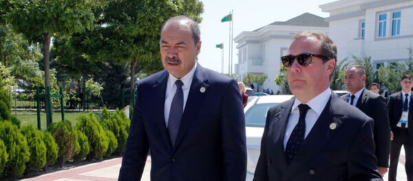 Premyer-ministr RF D. Medvedev prinyal uchastie v Pervom Kaspiyskom ekonomicheskom forume - Sputnik O‘zbekiston