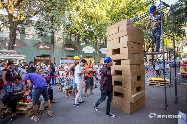 В Ташкенте весело отметили День строителя - Sputnik Узбекистан